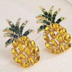 Vacay Tropical Pineapple Stud Earring!